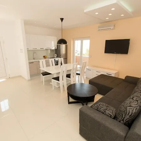 Matko's Oasis A1 3-zimmer-wohnung By Interhome