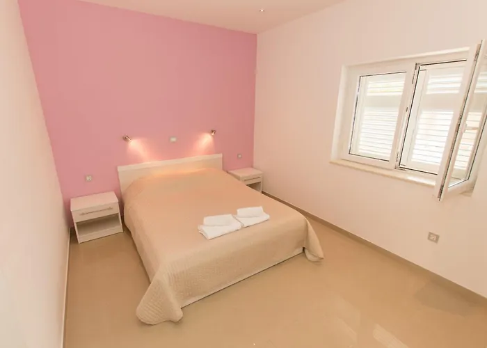 Matko's Oasis A1 3-zimmer-wohnung By Interhome * Брела